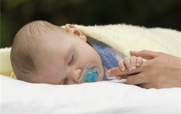 под голову ребенка