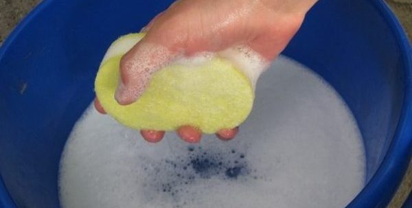 чистка мыльным раствором